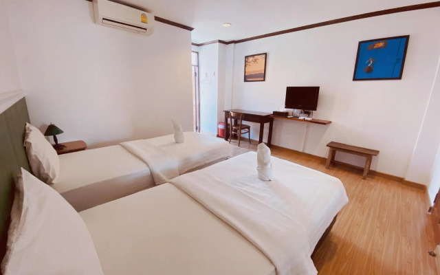 Sri Chiangkhan Hotel