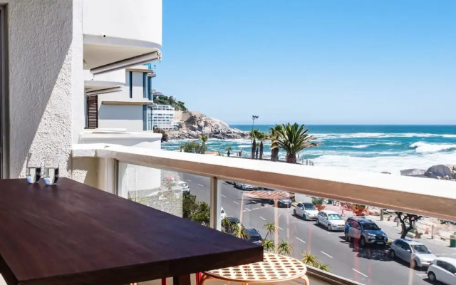 Picturesque Seaside Haven Aretzi