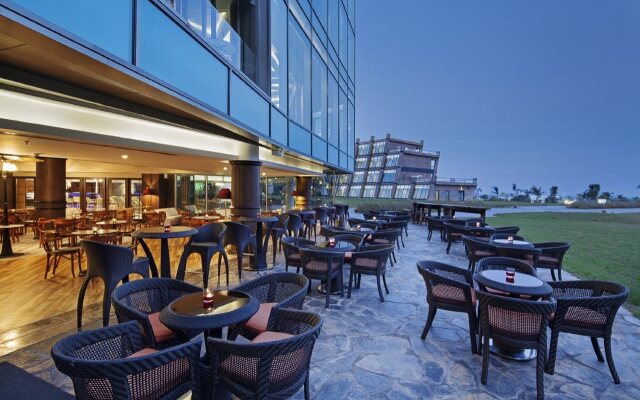 Noah's Ark Deluxe Hotel & Spa