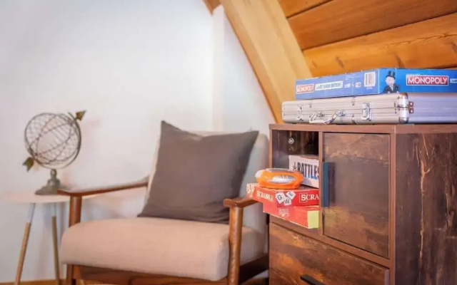 The Canoe Cabin