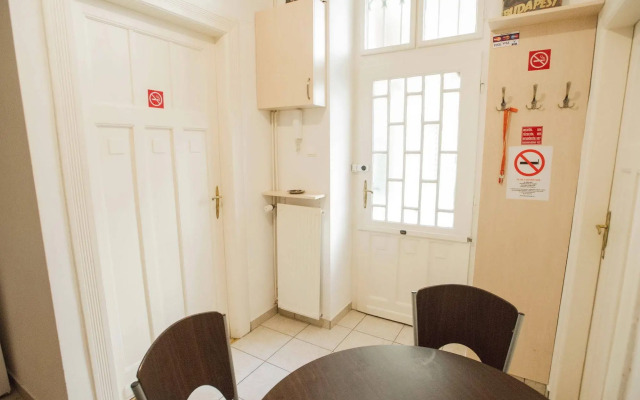 Piano POP Apartments