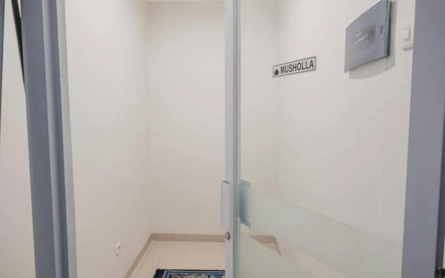 Kost M25 Hostel by Reddoorz