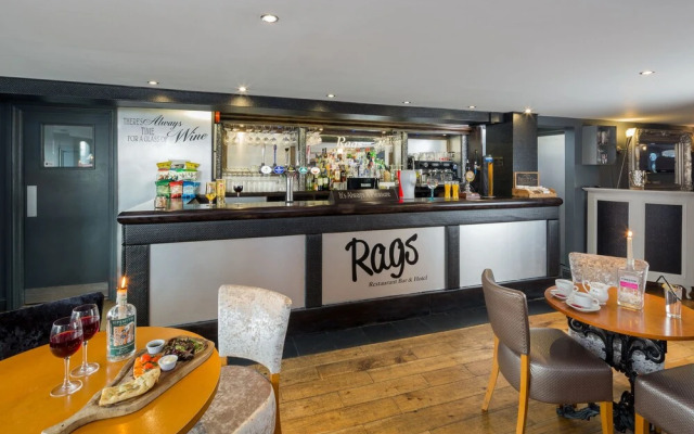 Rags Hotel Bar & Restaurant