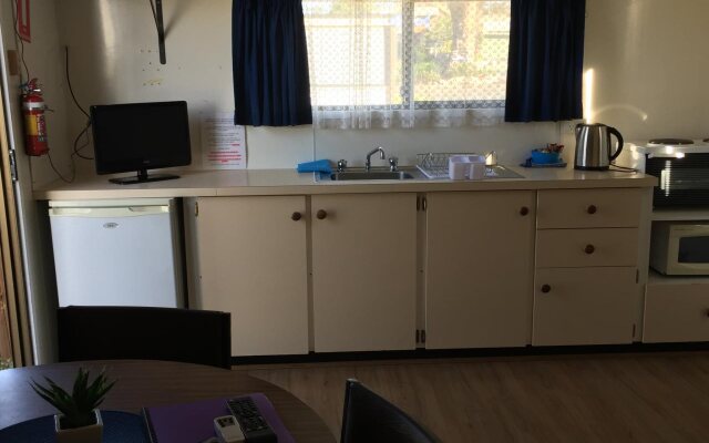 Hillcrest Tourist Park Cabin