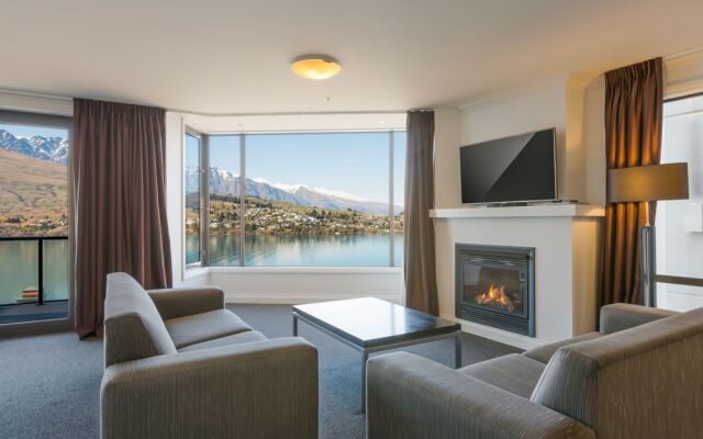 Luxury Lake Suites