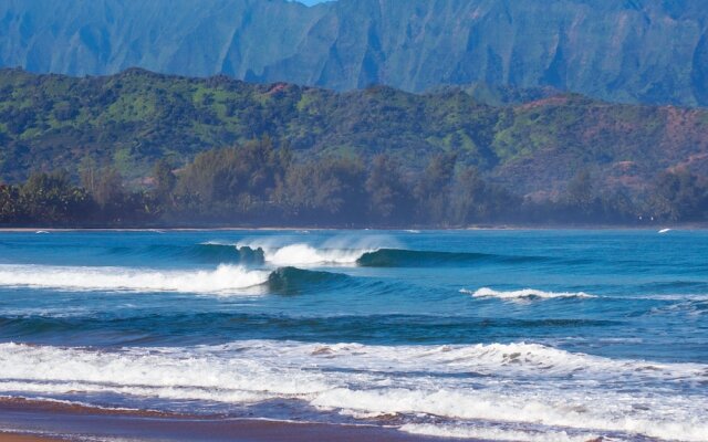 Hanalei Dream 5 Bedroom Home by RedAwning