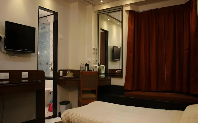 Hotel Karl Residency