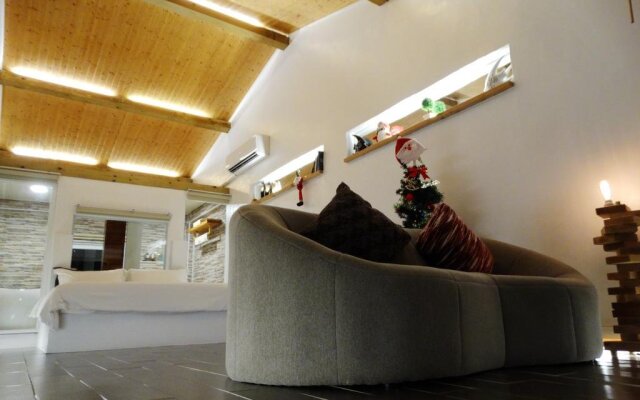 Small House Villa