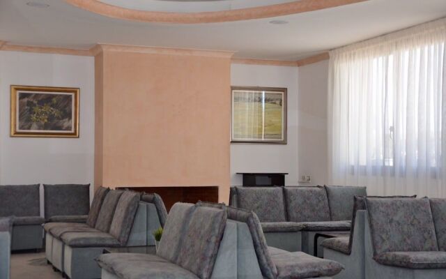 Hotel What Else