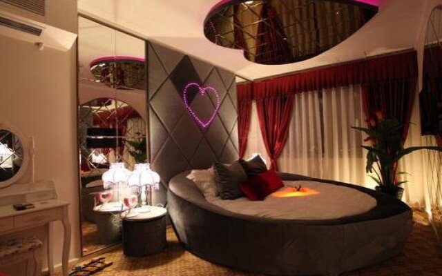 Love Hotel