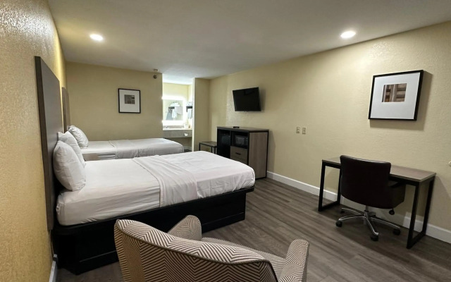Rodeway Inn & Suites Highway 290 Northwest