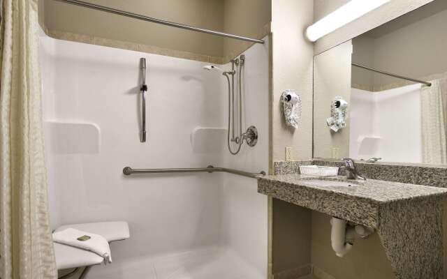 Super 8 by Wyndham San Antonio/Alamodome Area