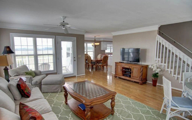 Victoria 3 Br Home By Redawning
