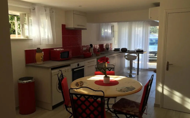 Studio In Vence With Wonderful City View Private Pool Enclosed Garden 8 Km From The Beach