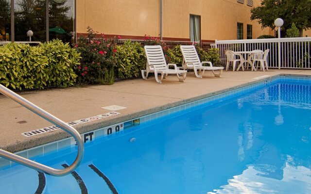 SureStay Plus Hotel by Best Western Tarboro