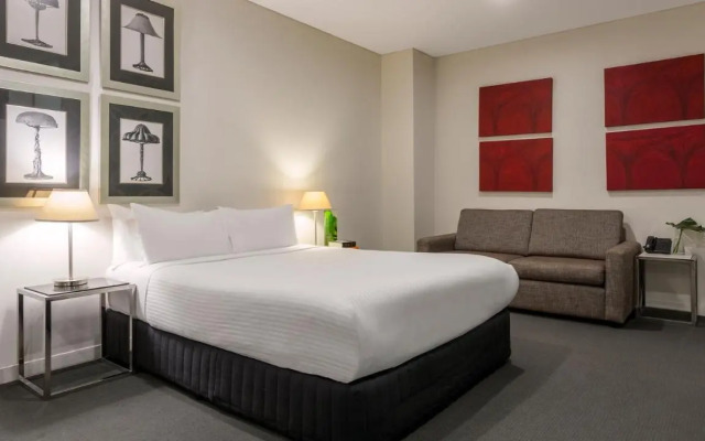 Oaks Melbourne on Collins Suites