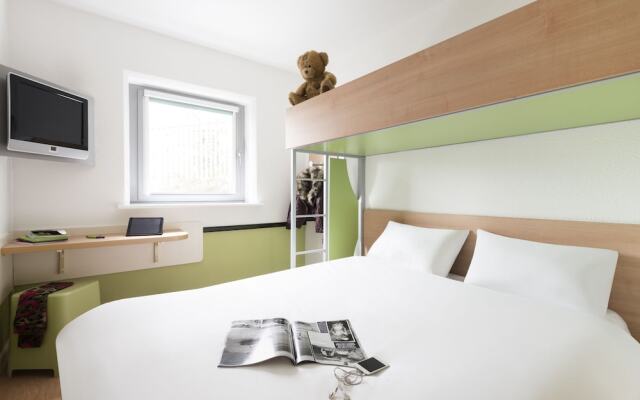 First Inn Hotel
