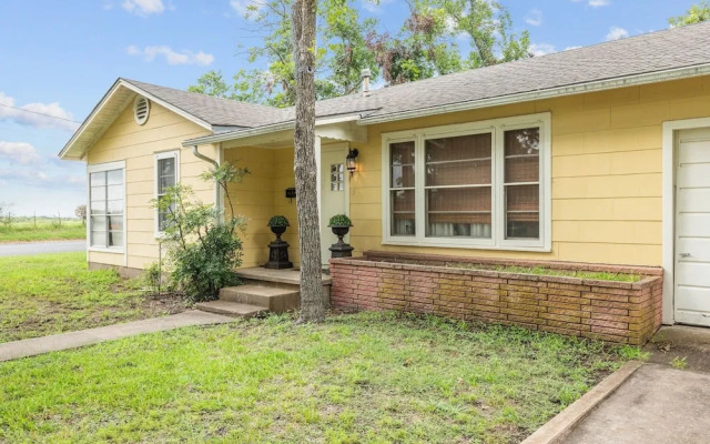 Yellow Rose 2 Bedroom Home