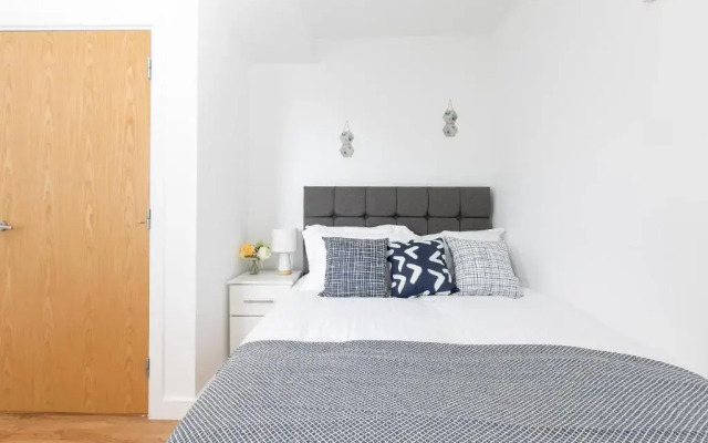 Skyvillion Tower Points - Tower Point Lovely apartment in Enfield London