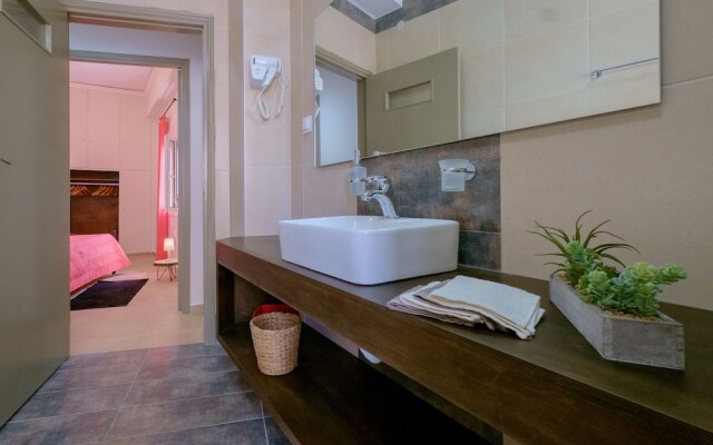 Home with Courtyard in Heart of Old Town