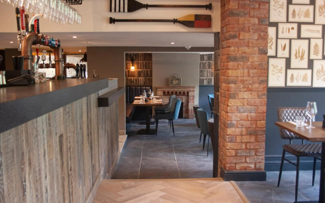 The Kingfisher Pub and Hotel