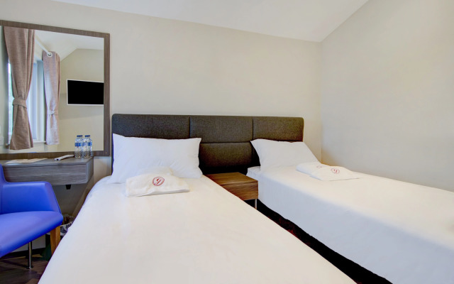 Gissons Hotel by OYO Rooms