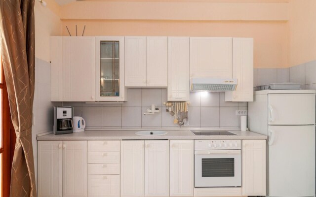 Awesome Apartment in Okrug Donji With 1 Bedrooms and Wifi