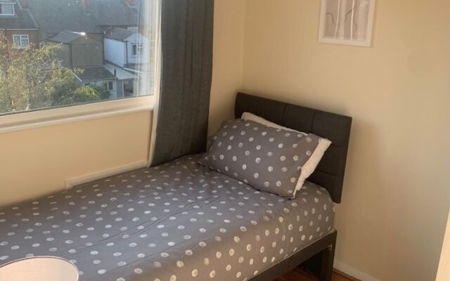 Reading 3 Bedroom apartment