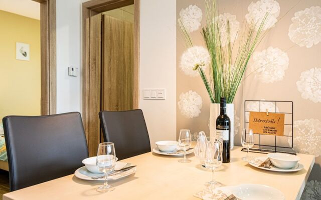 Apartmaji Banonia Stork Flight