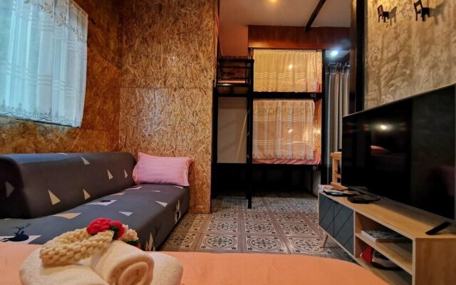 Gardenroom Home Stay and Cafe Suvarnabhumi