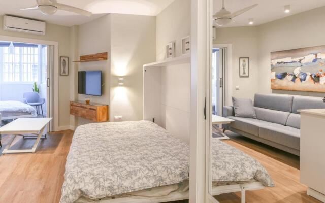 Apt. p/4 1 min from the beach w/pool in Marbella