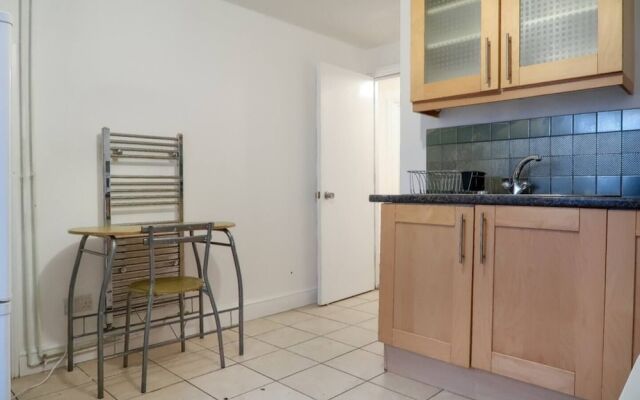 Live IN THE Centre Point OF London!