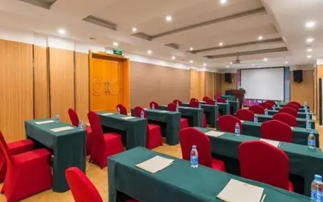 Vienna Changsha Wuyi Avenue Railway Station