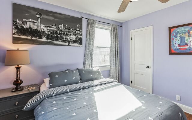 Bluebird Bungalow Chic Home, Quiet Neighborhood