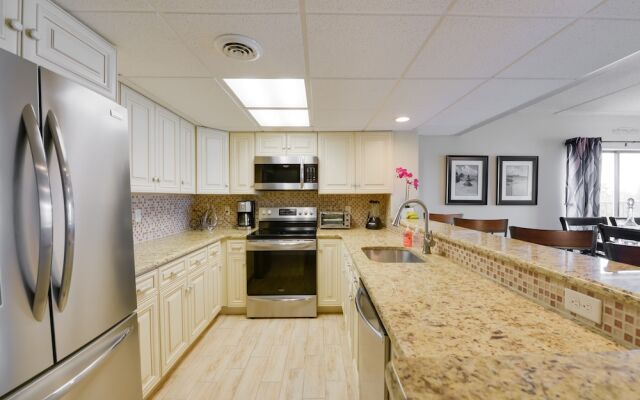 Beautiful Brigantine Condo w/ Patio & Beach Access