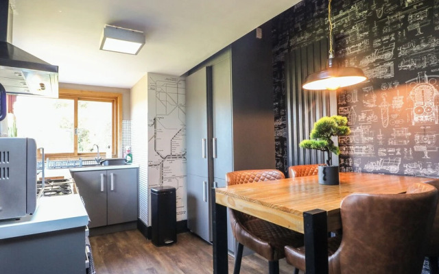 Coupling Cottage