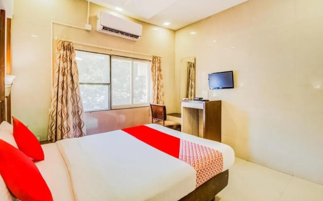 OYO Flagship 19825 Hotel Panchratna