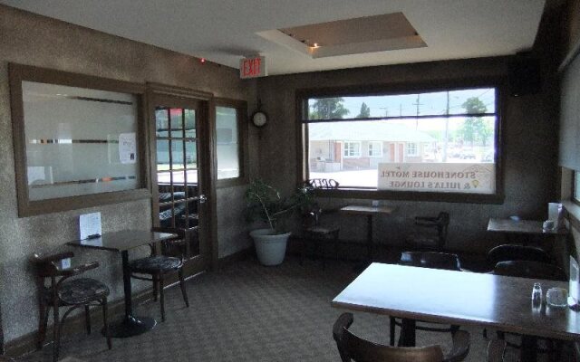 Stonehouse Motel and Restaurant