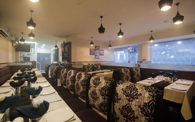 ZUZU Galaxy Annex Hotel