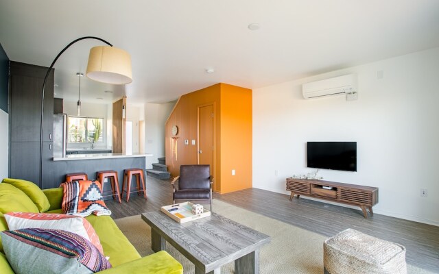 WanderJaunt Famosa 2BR Point Loma