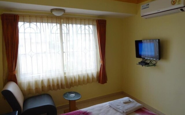 Nahar Manchester Inn