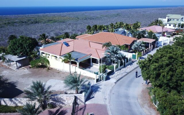 Breathtaking Family Designer Villa w/ Private Pool & Tropical Garden