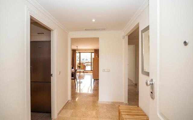 2279-Lovely 2 bedrooms with terrace with views