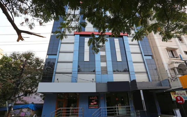 OYO 1108 Hotel Saraswathi Residency