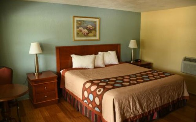 Super 8 Motel - Weymouth/boston Area