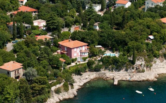 Apartments Villa Dora