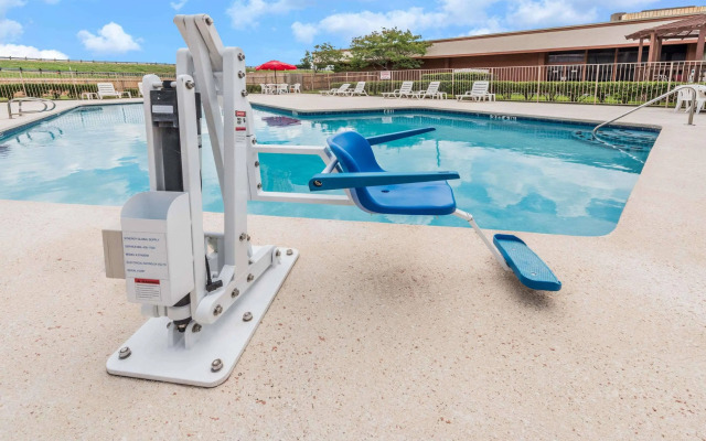 Holiday Inn Dallas Market Ctr Love Field by IHG