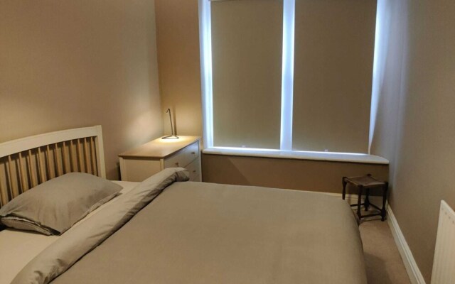 Serene 2 Bedroom Apartment in Clifton