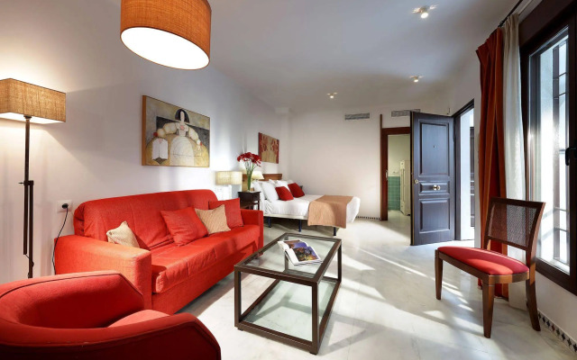 Apartamentos Patios De Alcántara