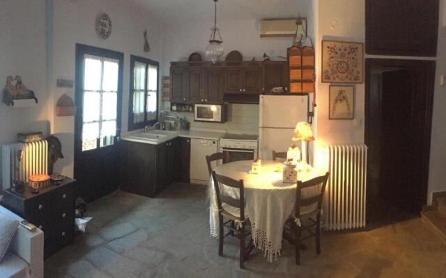 Villa Valia: Traditional Luxurious Residence